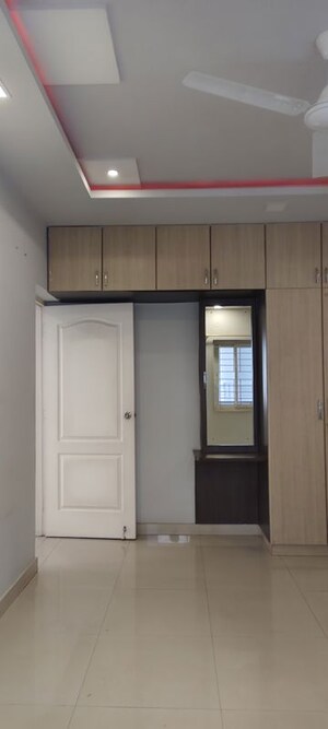 Room in 2 BHK Apartment at Sivanchetti Gardens – for Rent