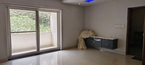 Room in 2 BHK Apartment at Sivanchetti Gardens – for Rent