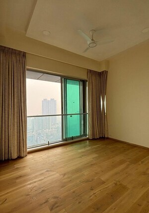 Room in 2 BHK Apartment at Malabar Hill – for Rent