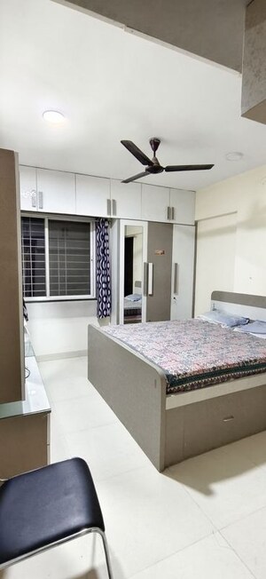 Bedroom in 2 BHK Apartment at Wadgaon Sheri – for Rent