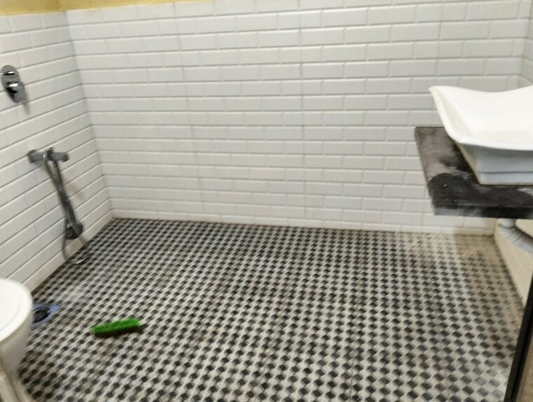 Bathroom, sankalp colony Pg For Boys & Girls In Sankalp Colony 10303300