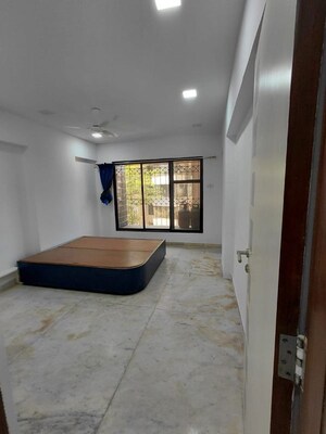 Room in 3 BHK Apartment at Sita Sadan CHS, Borivali West – for Sale