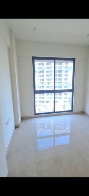 Room in 3 BHK Apartment at Lodha Sterling, Kolshet Road – for Sale