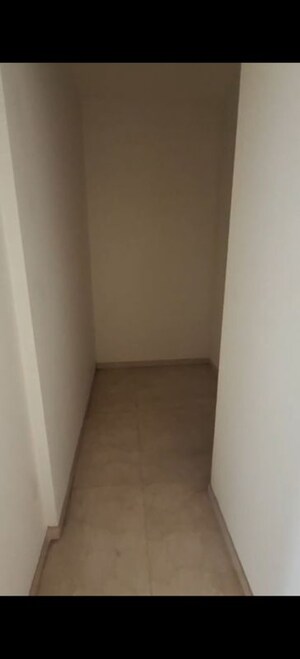 Room in 3 BHK Apartment at Lodha Sterling, Kolshet Road – for Sale