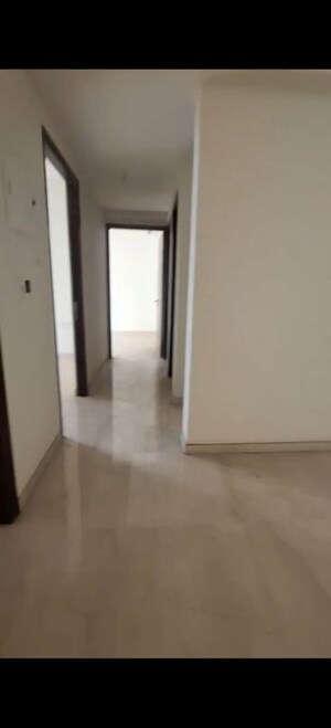 Room in 3 BHK Apartment at Lodha Sterling, Kolshet Road – for Sale