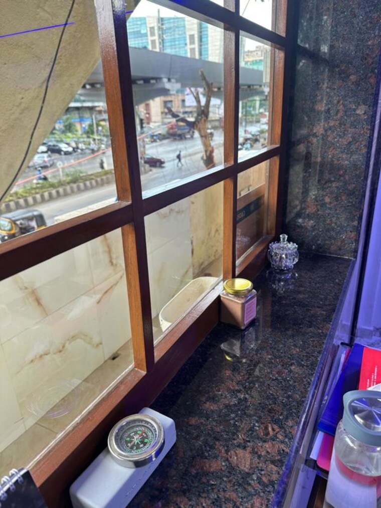 Balcony, kuber-complex Commercial Office Space 1000 Sq.Ft. In Andheri West Mumbai 10303368