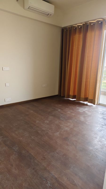 3.5 BHK + Servant Room Apartment For Sale in Kalpataru Vista