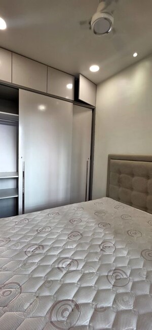 Room in 1 BHK Apartment at Kabra Aurum, Goregaon West – for Rent