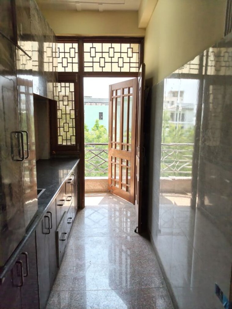 Balcony, rwa-apartments-sector-71 1 Bedroom 550 Sq.Ft. Independent House In Sector 71 Noida 10303479