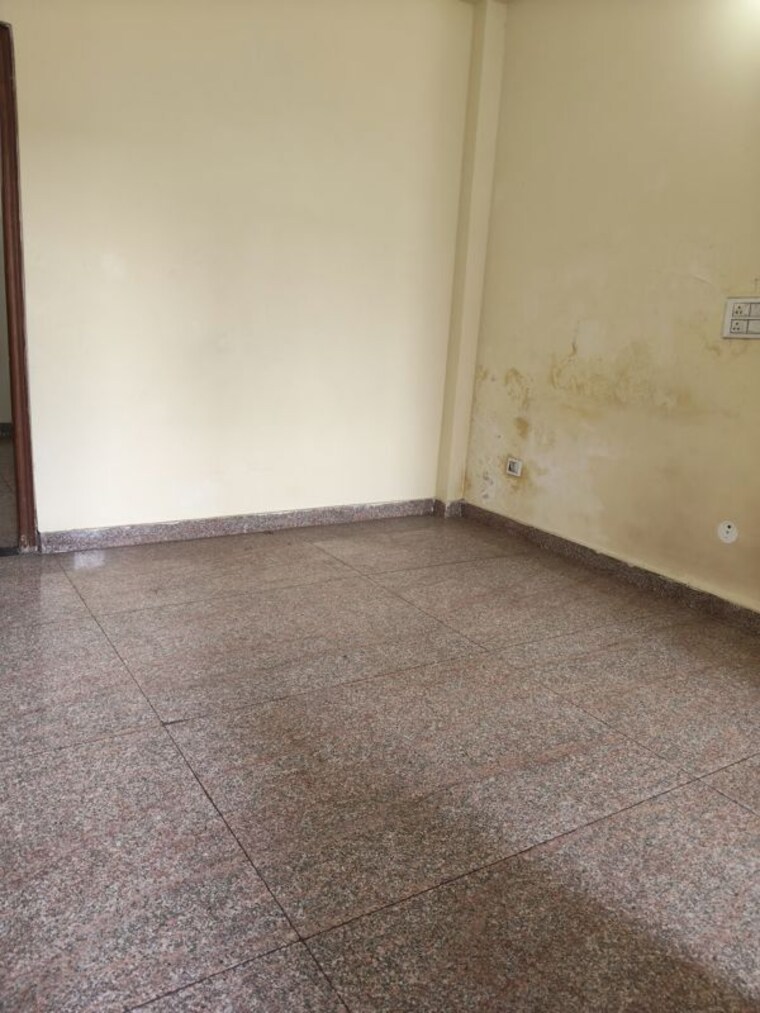 Living Room, rwa-apartments-sector-71 1 Bedroom 550 Sq.Ft. Independent House In Sector 71 Noida 10303479