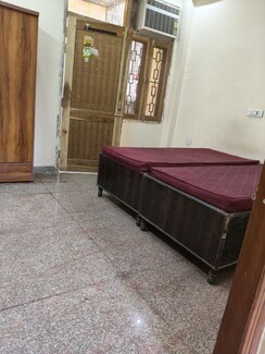 1 BHK Independent House For Rent in RWA Apartments Sector 71