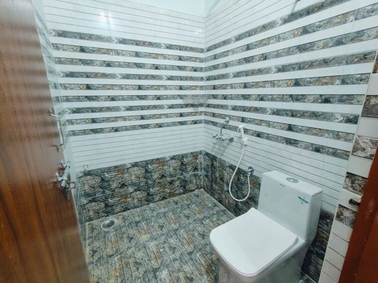 Bathroom, rajiv nagar 2 Bedroom 126 Sq.Yd. Independent House In Rajiv Nagar Guntur 10303493