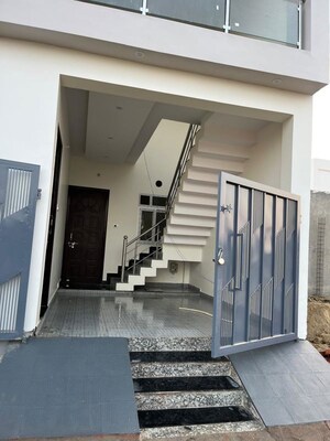 2 BHK Independent House For Sale in Jankipuram