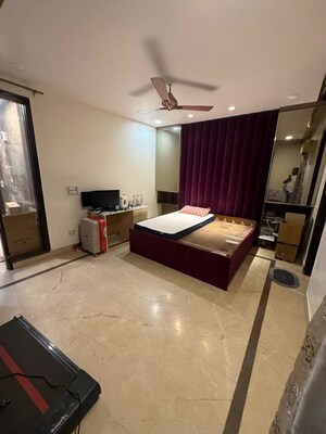 Team Area in 3 BHK Builder Floor at Delhi Cantonment – for Rent