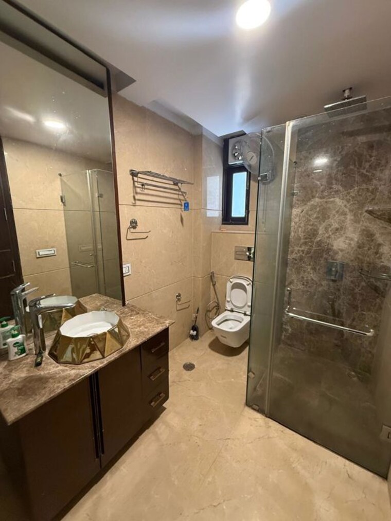 Kitchen, delhi cantonment 3 Bedroom 200 Sq.Yd. Builder Floor In Delhi Cantonment Delhi 10303508