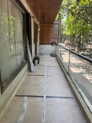 Balcony in 3 BHK Builder Floor at Delhi Cantonment – for Rent