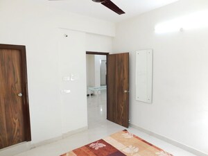 Room in 3 BHK Builder Floor at Kondapur – for Rent