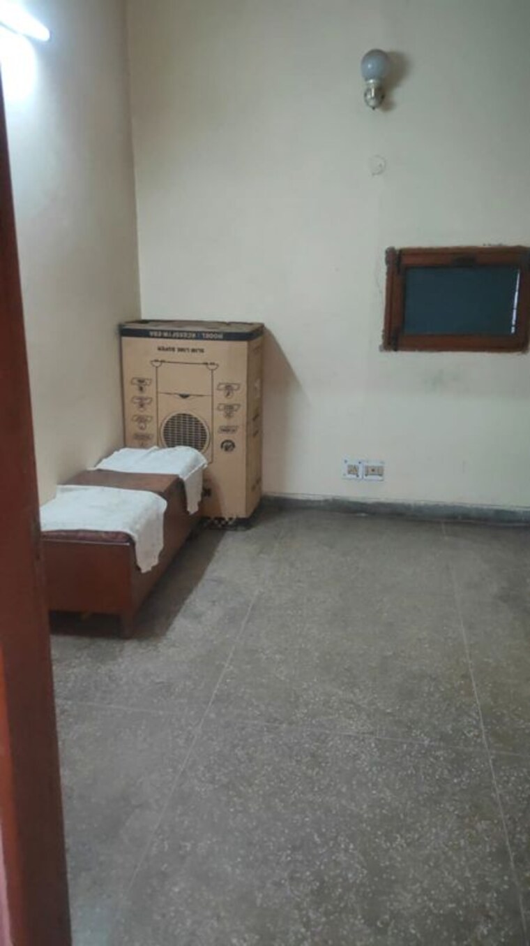 Living Room, ip extension 3 Bedroom 1400 Sq.Ft. Apartment In Ip Extension Delhi 10303509