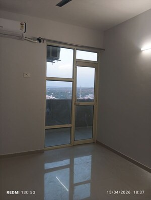 Room in 2 BHK Apartment at Pyramid Midtown, Sector 59 – for Rent