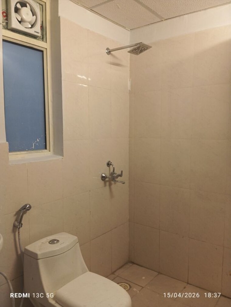 Bathroom, pyramid-midtown 2 Bedroom 1000 Sq.Ft. Apartment In Sector 59 Gurgaon 10303512