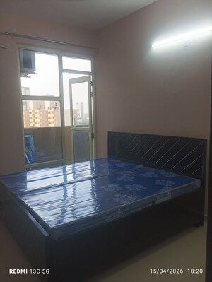 Room in 2 BHK Apartment at Pyramid Midtown, Sector 59 – for Rent