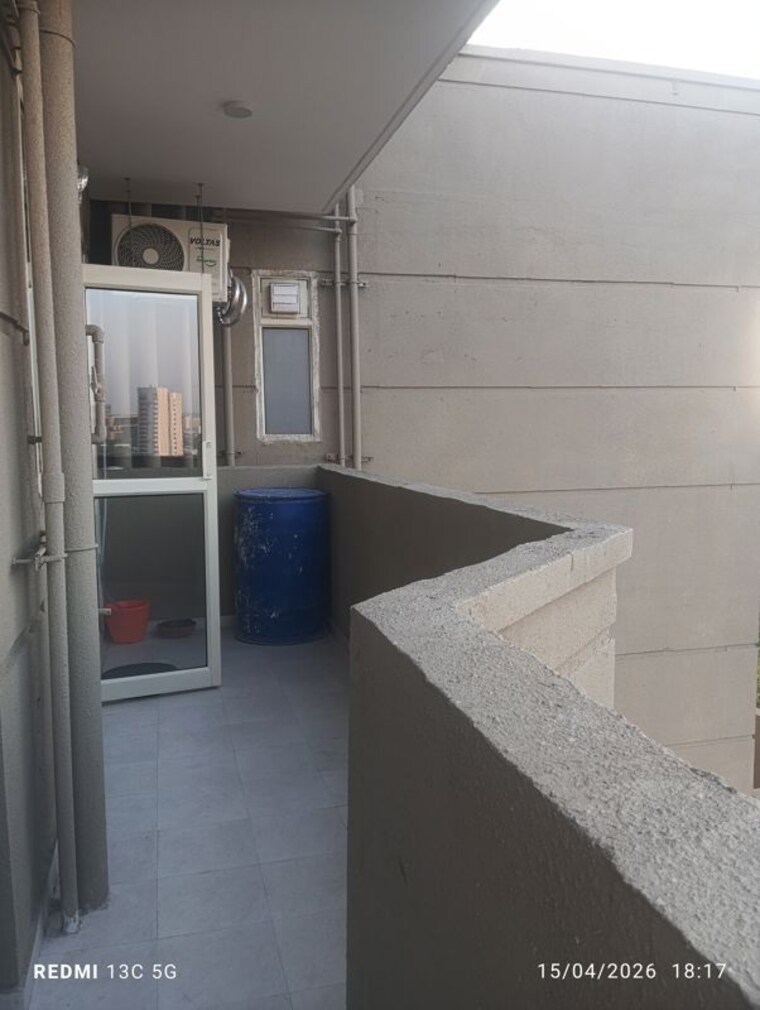 Balcony, pyramid-midtown 2 Bedroom 1000 Sq.Ft. Apartment In Sector 59 Gurgaon 10303514