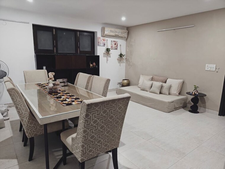 Team Area, green park 3 Bedroom 1950 Sq.Ft. Builder Floor In Green Park Delhi 10303552