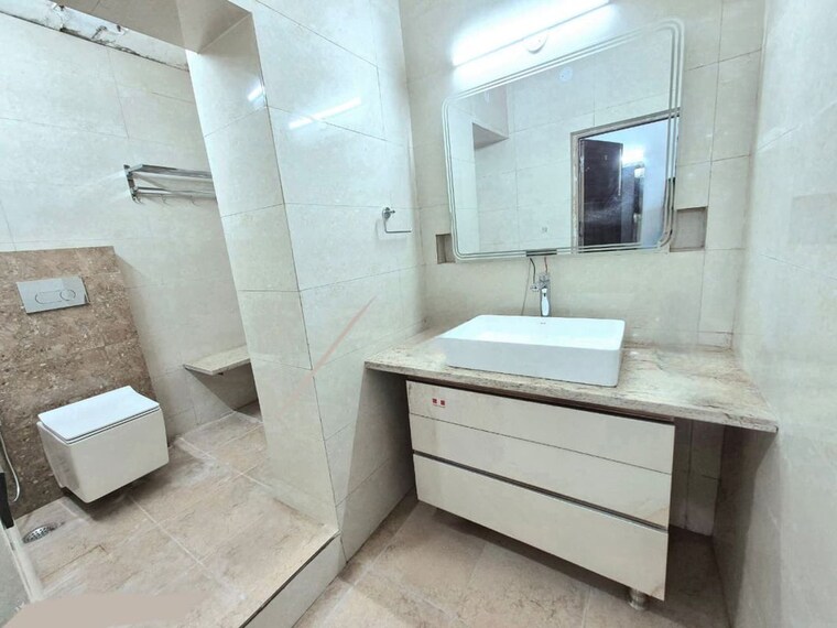 Bathroom, green park 3 Bedroom 1950 Sq.Ft. Builder Floor In Green Park Delhi 10303552