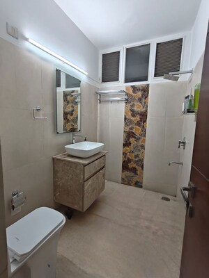 Team Area in 3 BHK Builder Floor at Green Park – for Sale