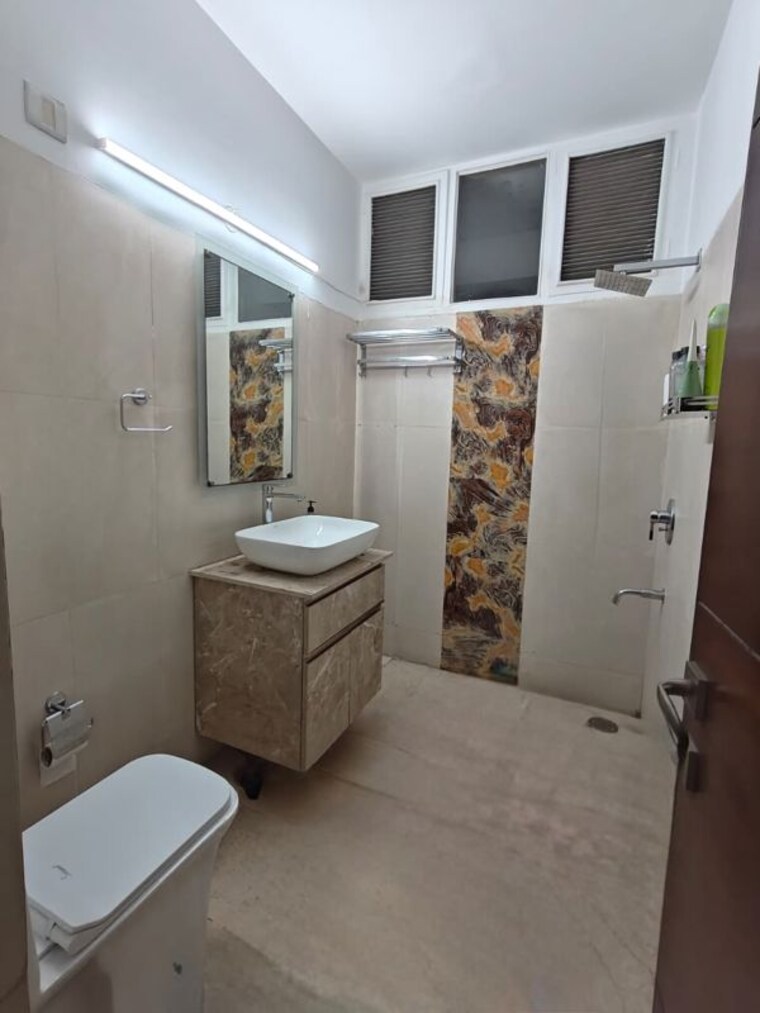 Team Area, green park 3 Bedroom 1950 Sq.Ft. Builder Floor In Green Park Delhi 10303552