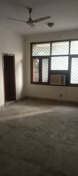 Room in 4 BHK Builder Floor at Gulmohar Park – for Rent