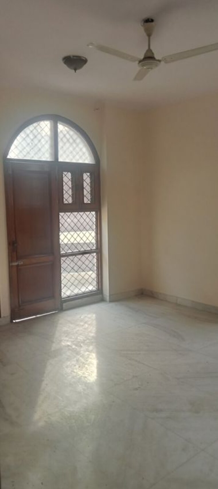 Room, gulmohar park 4 Bedroom 400 Sq.Yd. Builder Floor In Gulmohar Park Delhi 10303557