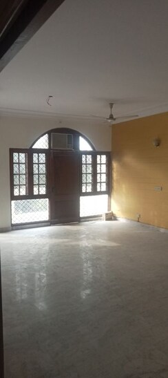 4 BHK + Extra Room Builder Floor For Rent in Gulmohar Park