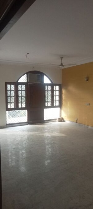 4 BHK Builder Floor For Rent in Gulmohar Park