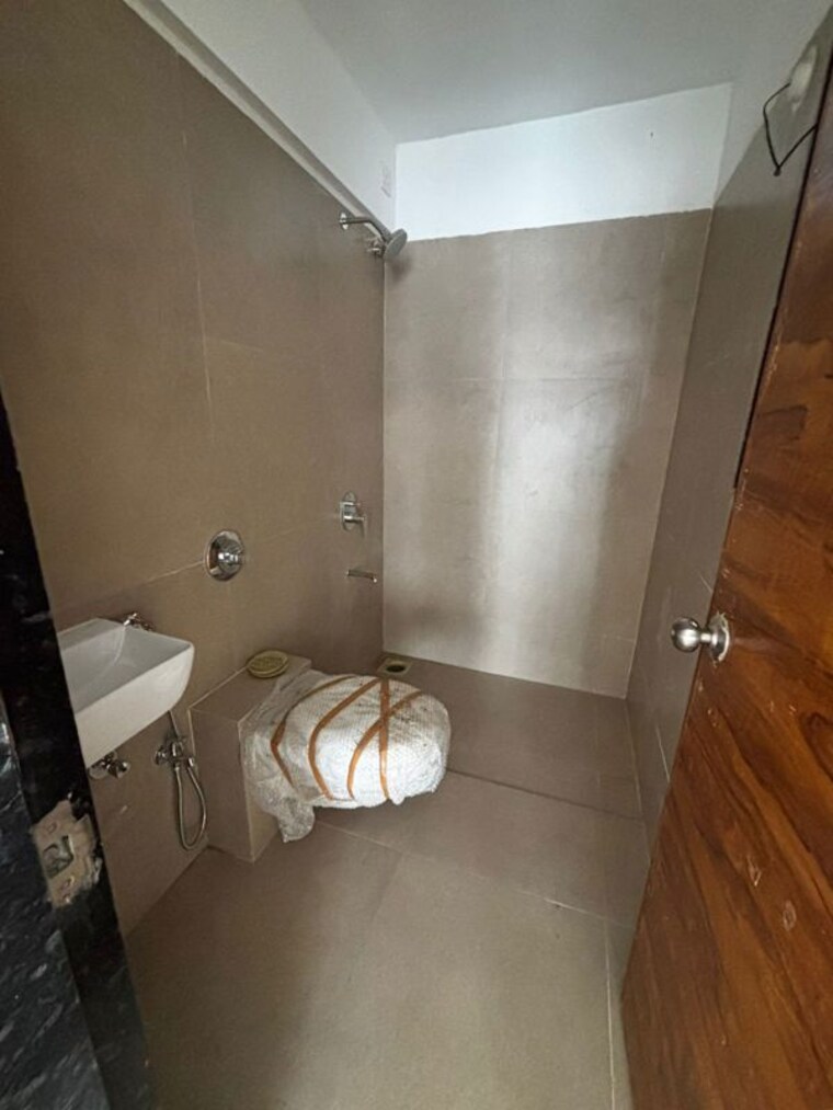 Bathroom, madhuban-shiv-dham-complex 2 Bedroom 435 Sq.Ft. Apartment In Malad East Mumbai 10303569