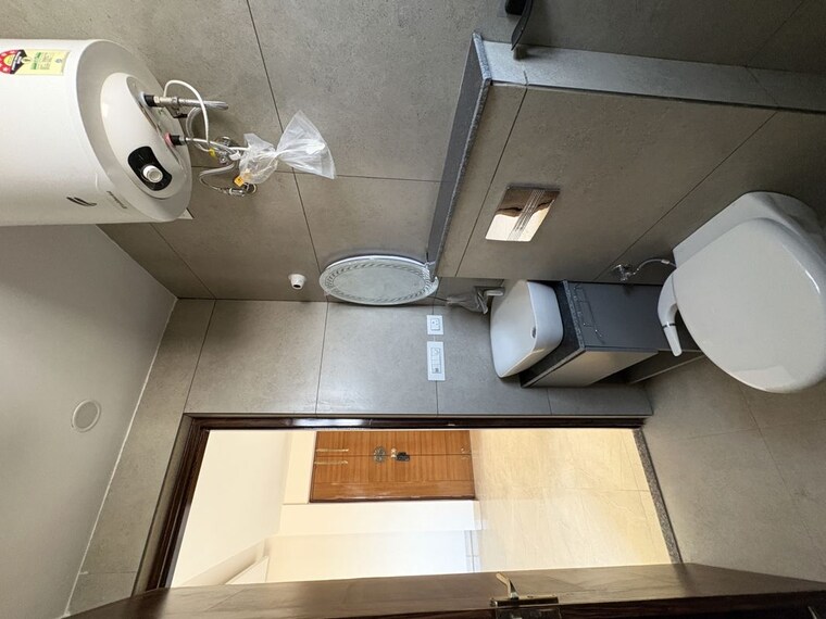 Bathroom, hlp-palmillas 3 Bedroom 1350 Sq.Ft. Apartment In Vip Road Zirakpur 10299065