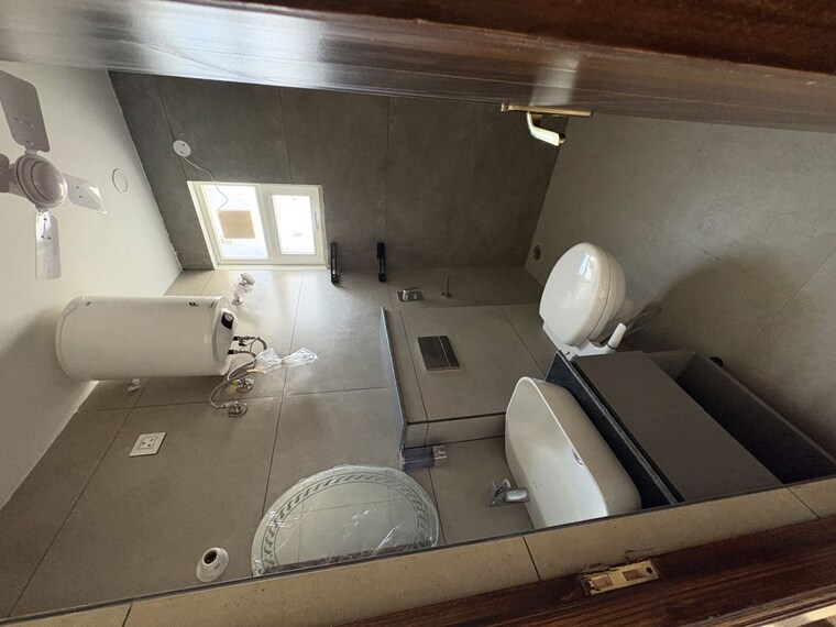 Bathroom, hlp-palmillas 3 Bedroom 1350 Sq.Ft. Apartment In Vip Road Zirakpur 10299065