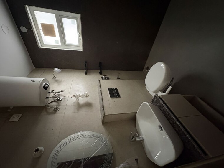 Bathroom, hlp-palmillas 3 Bedroom 1350 Sq.Ft. Apartment In Vip Road Zirakpur 10299065