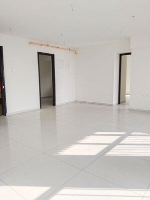 5 BHK Apartment For Sale in Chandak 34 Park Estate, Goregaon West