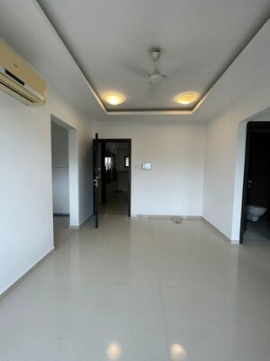 Room in 1 BHK Apartment at Lalani Grandeur, Goregaon East – for Rent