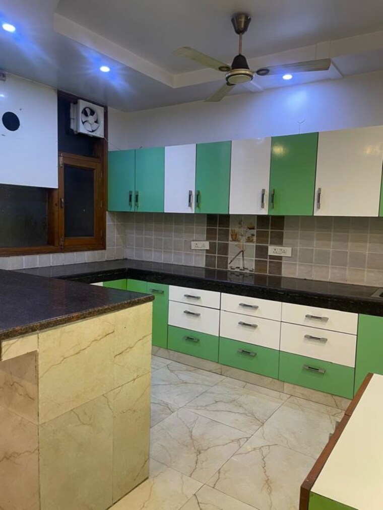 Kitchen, tulip-mall 3 Bedroom 250 Sq.Mt. Builder Floor In Sector 46 Noida 10303692