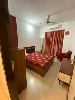 4 BHK + Servant Room,Extra Room Apartment For Rent in Raj Grandeur