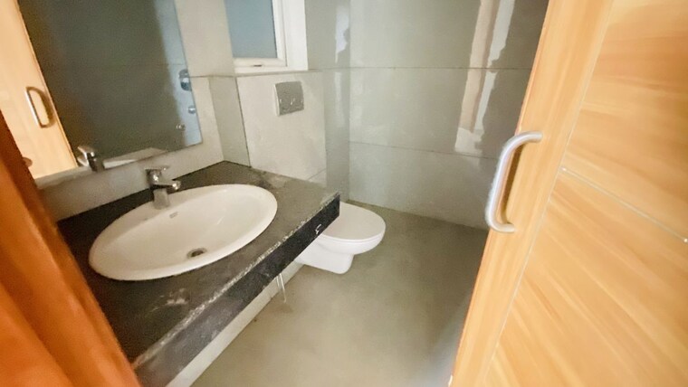 Bathroom, omaxe-lake 3 Bedroom 1670 Sq.Ft. Apartment In North Mullanpur Chandigarh 10303710
