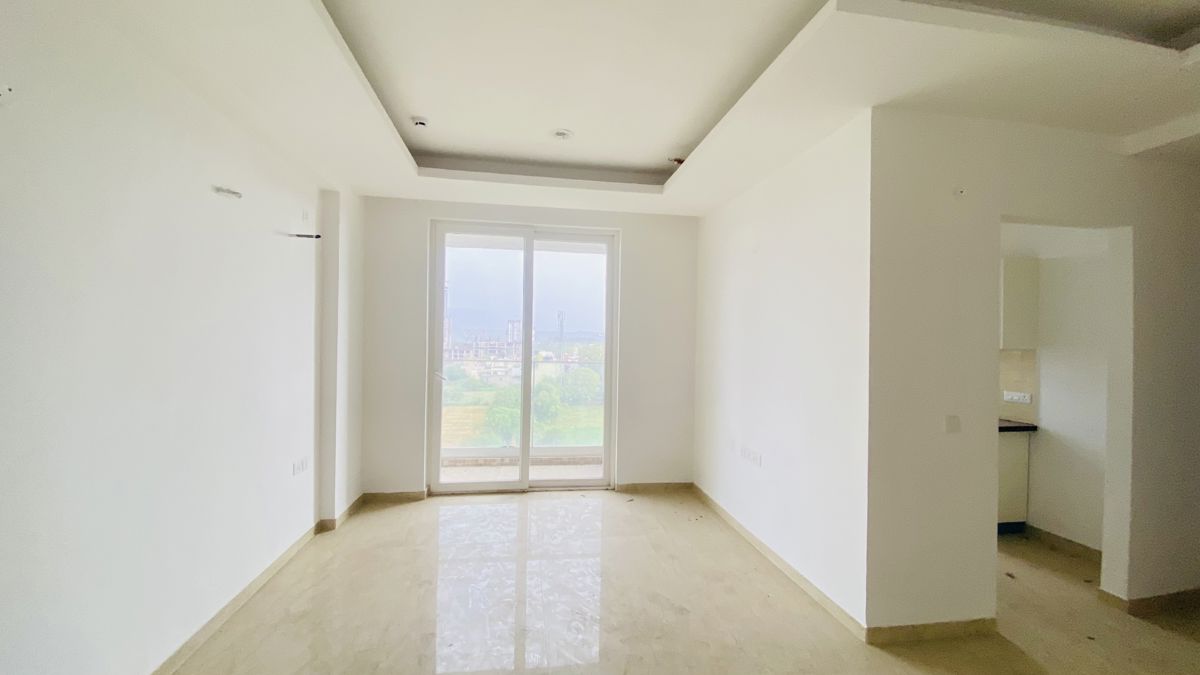 3 BHK 1670 Sq.Ft. Apartment in Omaxe Lake