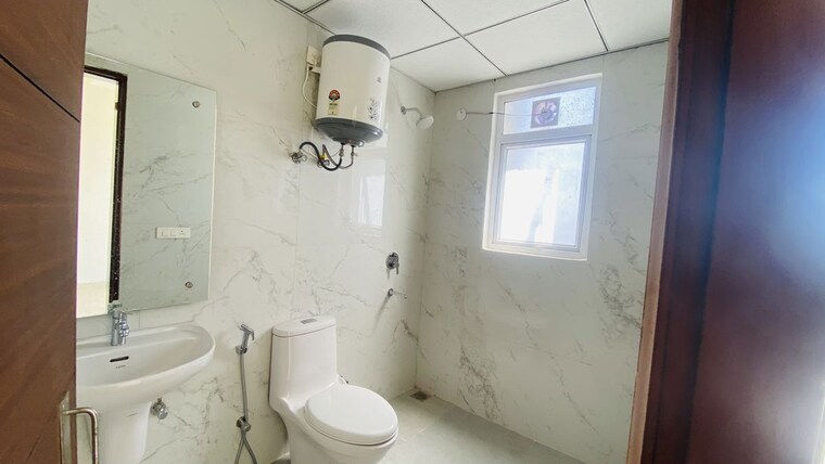 Bathroom, omaxe-the-resort 3 Bedroom 1415 Sq.Ft. Apartment In South Mullanpur Chandigarh 10303728