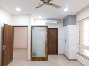 Room in 3 BHK Apartment at Aurobindo Kohinoor, Serilingampally – for Rent