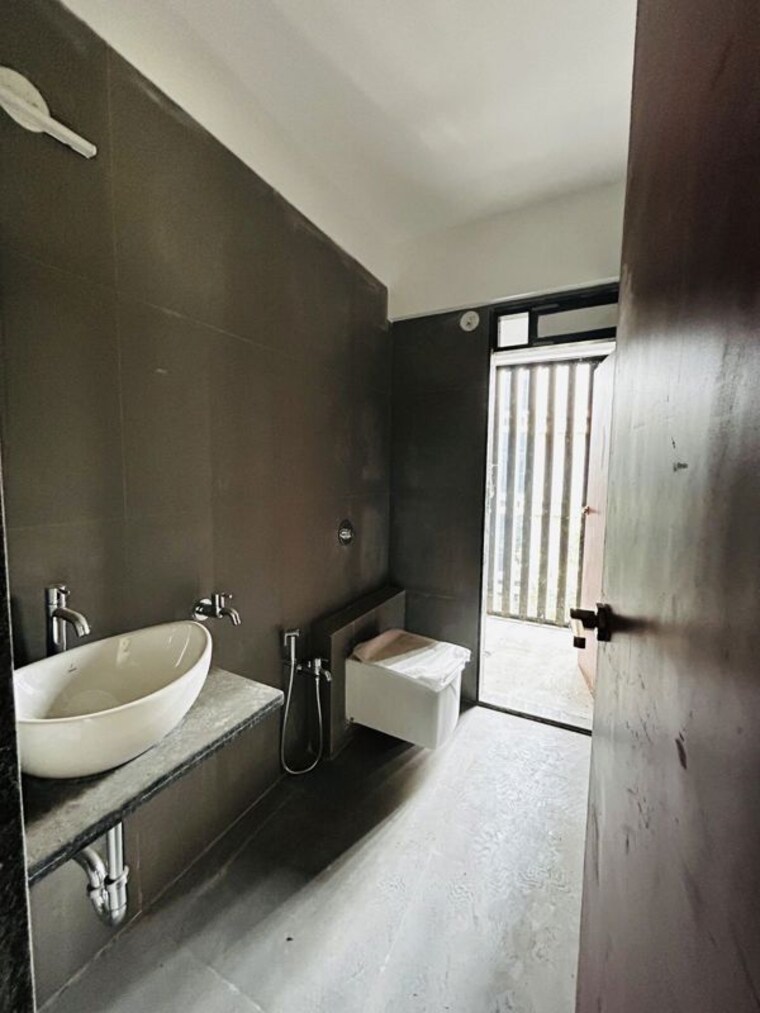 Bathroom, idea-square Commercial Office Space 650 Sq.Ft. In Andheri West Mumbai 10303736