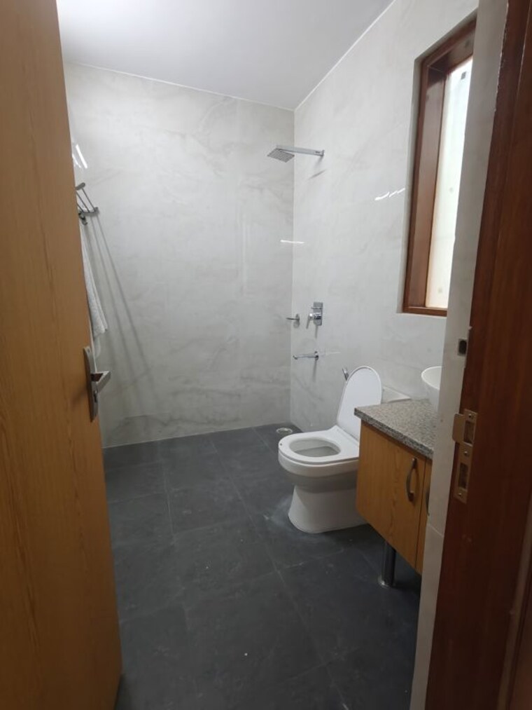Bathroom, uday nagar 1 Bedroom 1100 Sq.Ft. Builder Floor In Uday Nagar Gurgaon 10303748