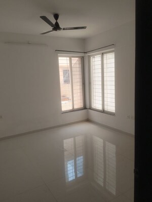 Room in 3 BHK Apartment at AG Imperial Towers, Kondhwa – for Rent