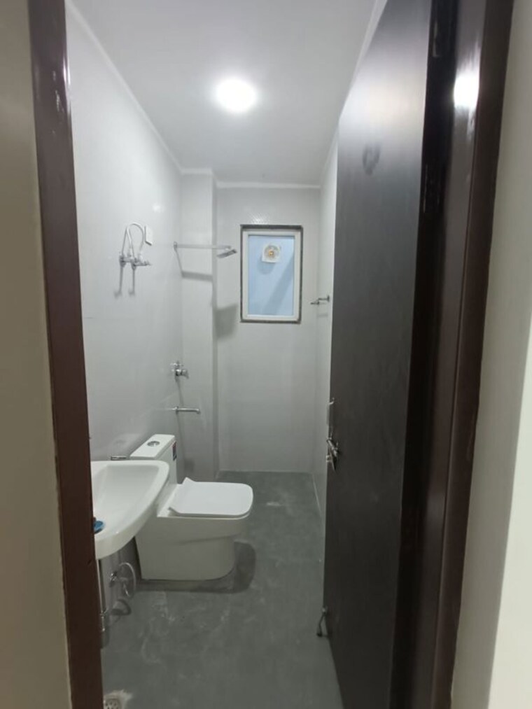 Bathroom, kohli-one-malibu-town 3 Bedroom 1800 Sq.Ft. Apartment In Sector 47 Gurgaon 10303777